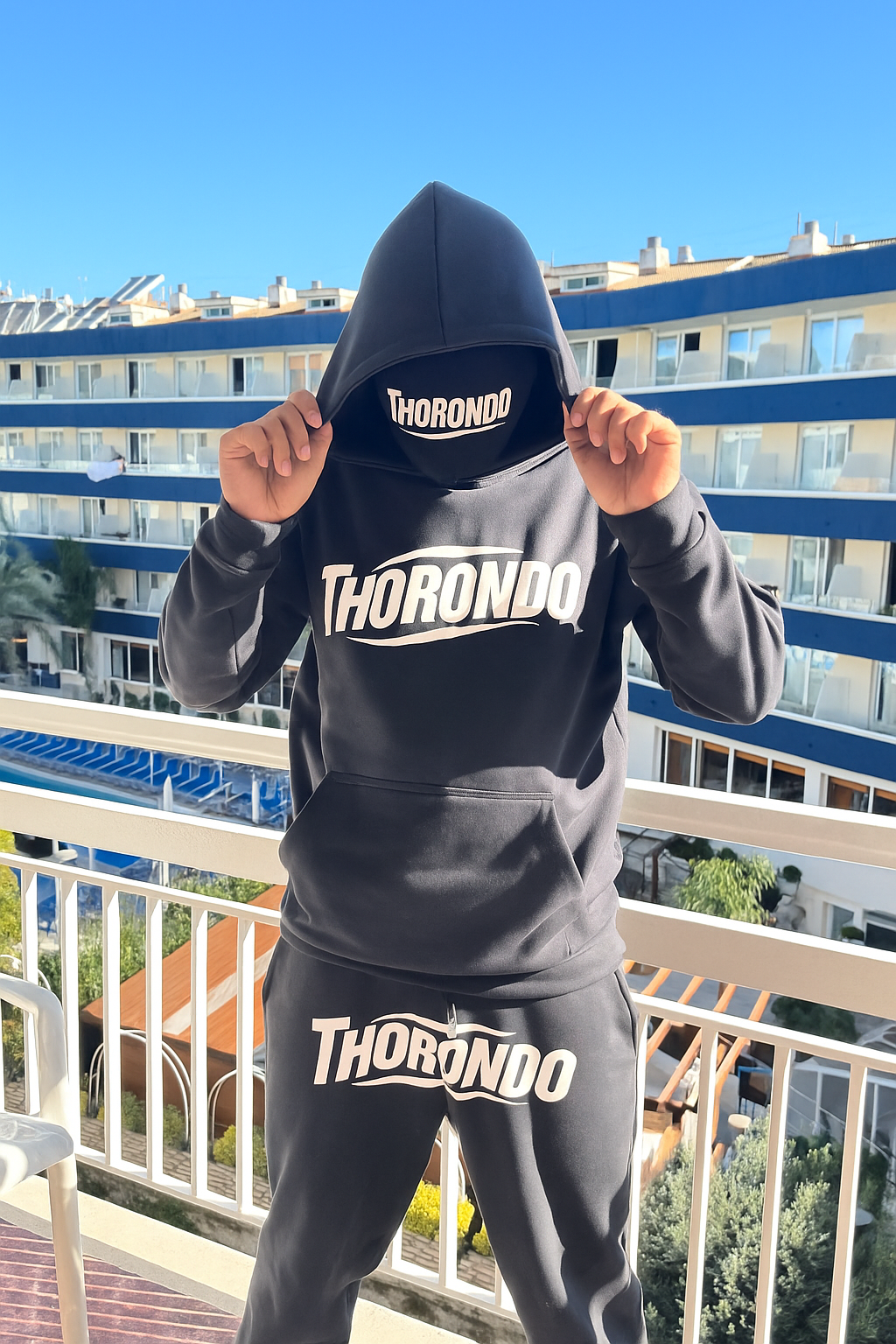 THORONDO Signature Tracksuit - Black